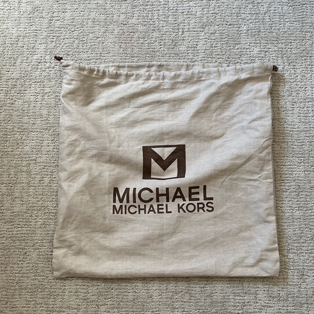 Michael Kors Bag! - Picture 5 of 7